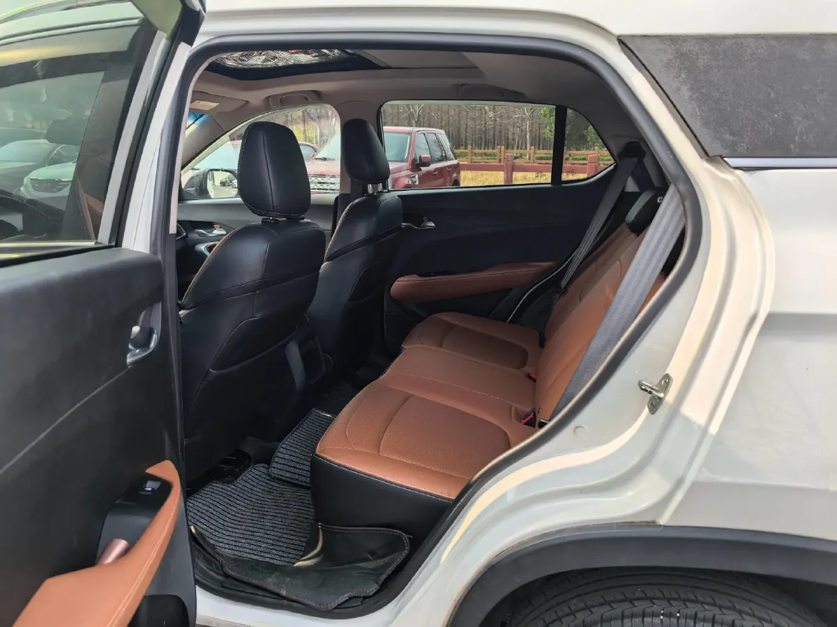 2017 HaiMa S5 Young Edition 1.6L 122HP L4 5MT,autocango,china used car exporter,china ev exporter,chinese used car exporter,chinese used ev exporter