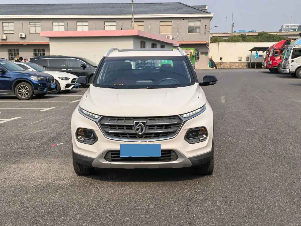 2017 HaiMa S5 Young Edition 1.6L 122HP L4 5MT,autocango,china used car exporter,china ev exporter,chinese used car exporter,chinese used ev exporter