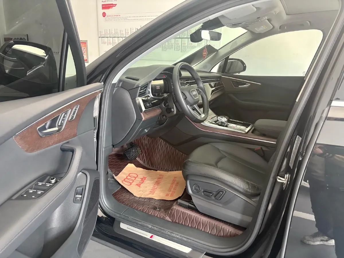 2023 Audi Q7 3.0T 340HP V6 8AT,autocango,china used car exporter,china ev exporter,chinese used car exporter,chinese used ev exporter