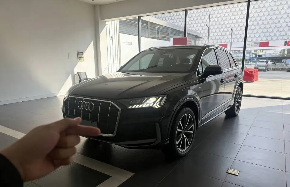 2023 Audi Q7 3.0T 340HP V6 8AT,autocango,china used car exporter,china ev exporter,chinese used car exporter,chinese used ev exporter
