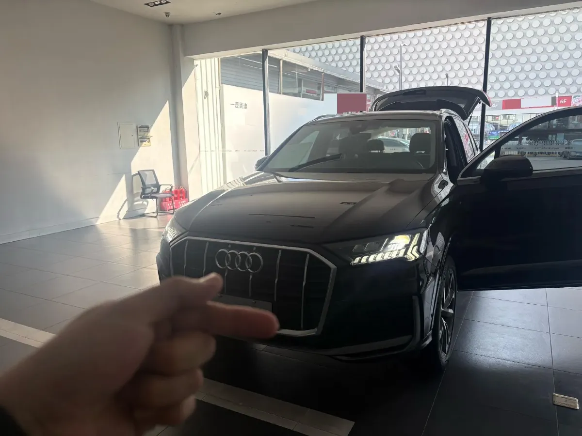 2023 Audi Q7 3.0T 340HP V6 8AT,autocango,china used car exporter,china ev exporter,chinese used car exporter,chinese used ev exporter
