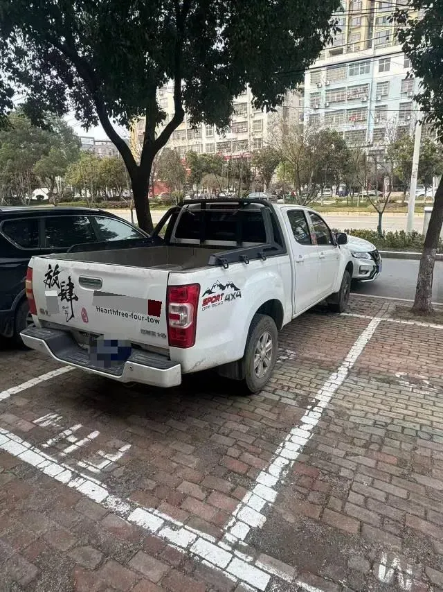 2020 JMC BaoDian 2.5T 140HP L4 5MT,autocango,china used car exporter,china ev exporter,chinese used car exporter,chinese used ev exporter