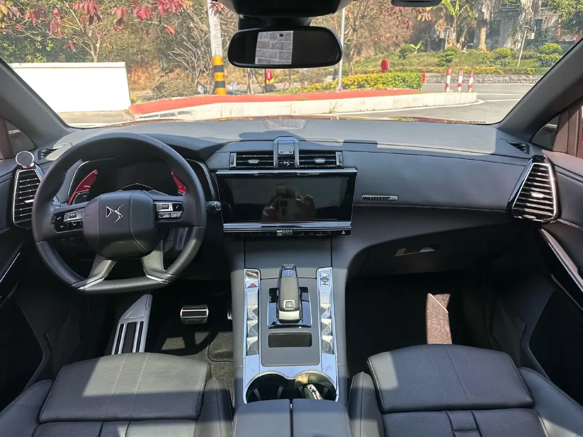 2020 DS 7 1.6T 215HP L4 8AT,autocango,china used car exporter,china ev exporter,chinese used car exporter,chinese used ev exporter