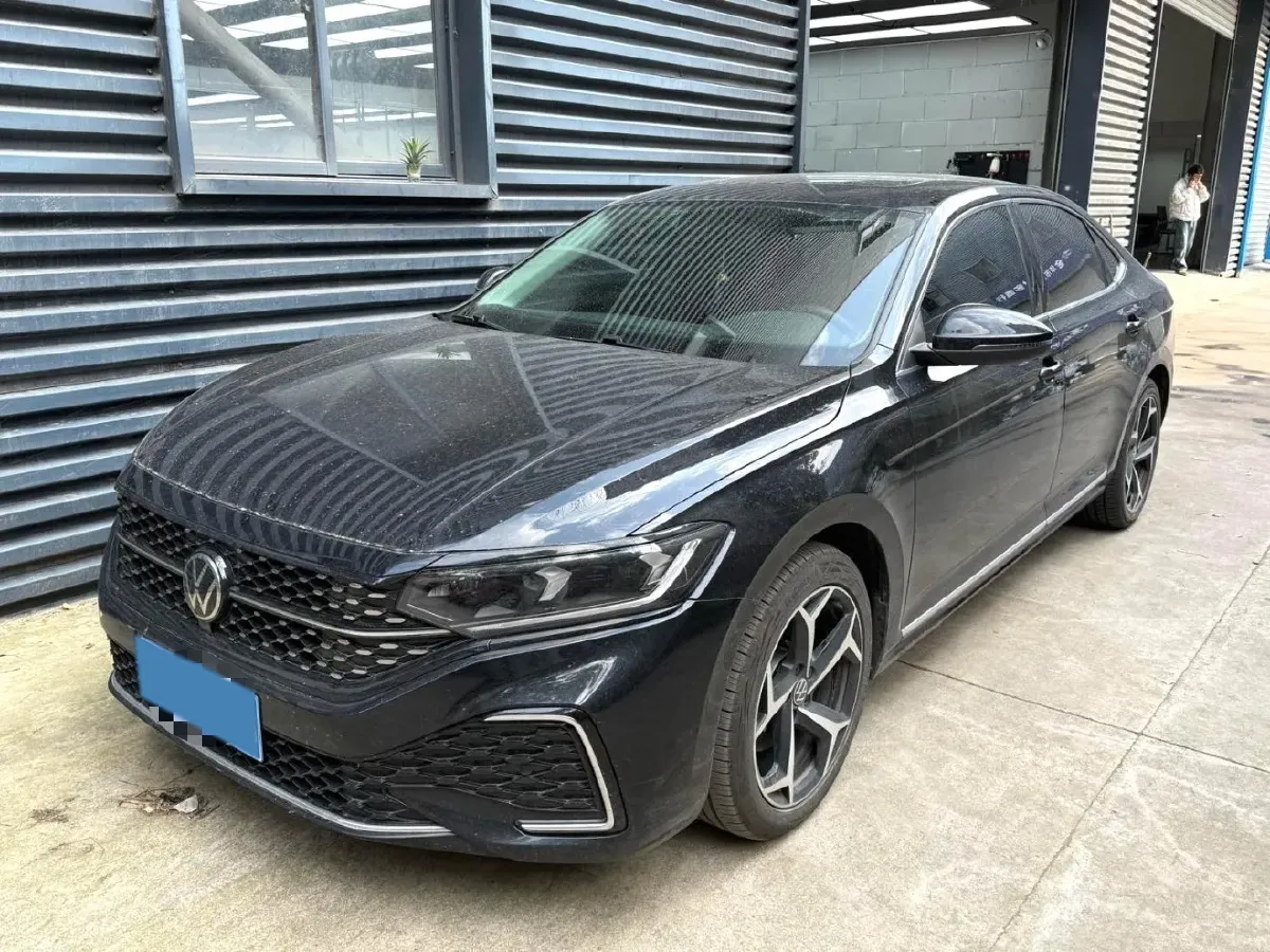 2024 Volkswagen Passat 2.0T 220HP L4 7DCT,autocango,china used car exporter,china ev exporter,chinese used car exporter,chinese used ev exporter