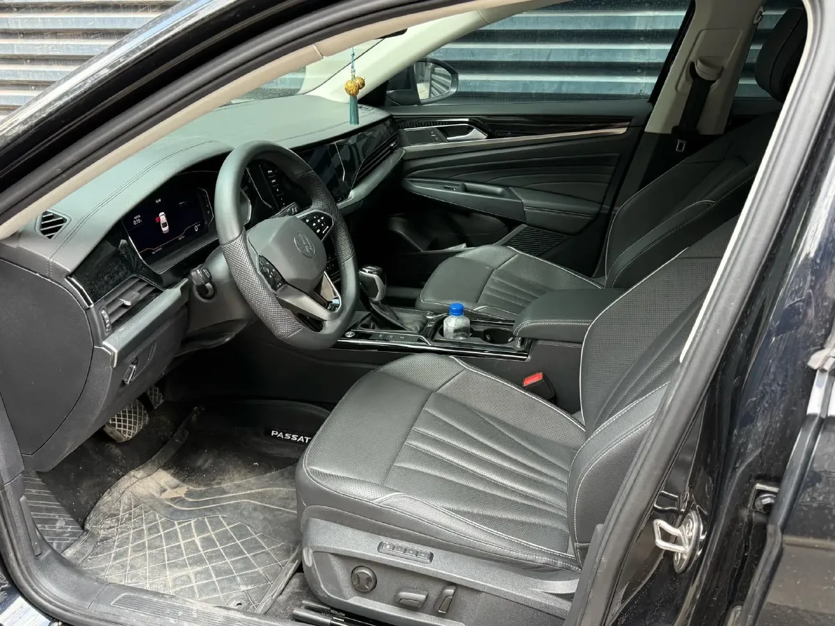 2024 Volkswagen Passat 2.0T 220HP L4 7DCT,autocango,china used car exporter,china ev exporter,chinese used car exporter,chinese used ev exporter