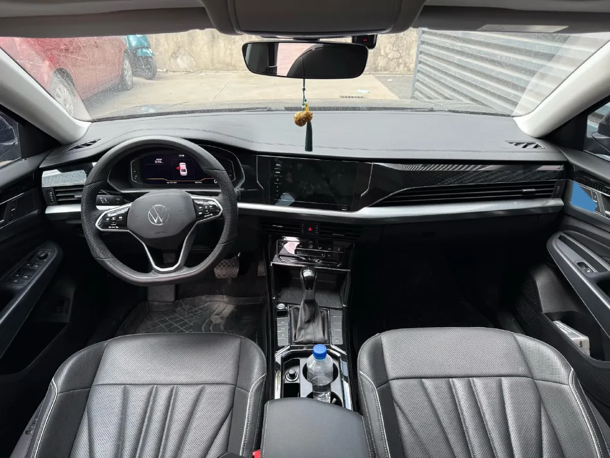 2024 Volkswagen Passat 2.0T 220HP L4 7DCT,autocango,china used car exporter,china ev exporter,chinese used car exporter,chinese used ev exporter