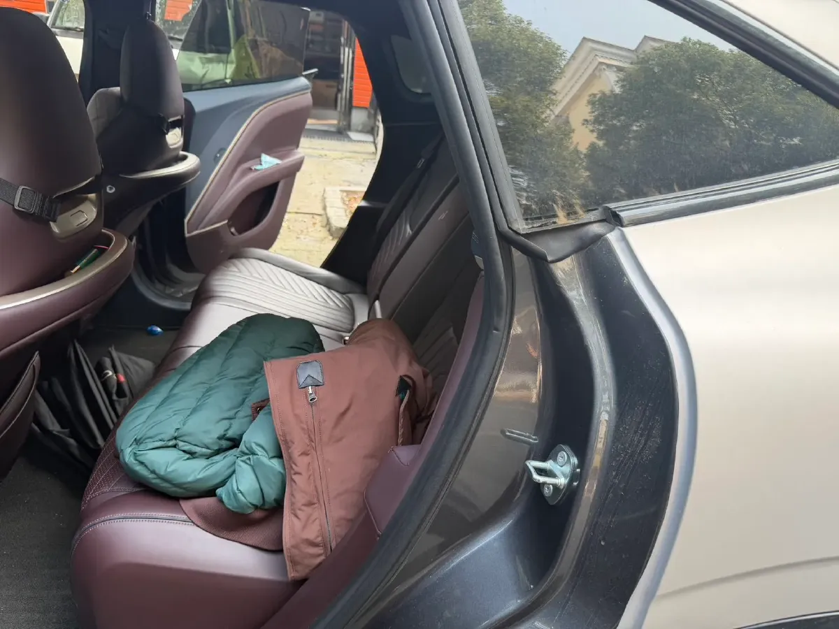 2023 Avatr 11 BEV 90.38KWH,autocango,china used car exporter,china ev exporter,chinese used car exporter,chinese used ev exporter