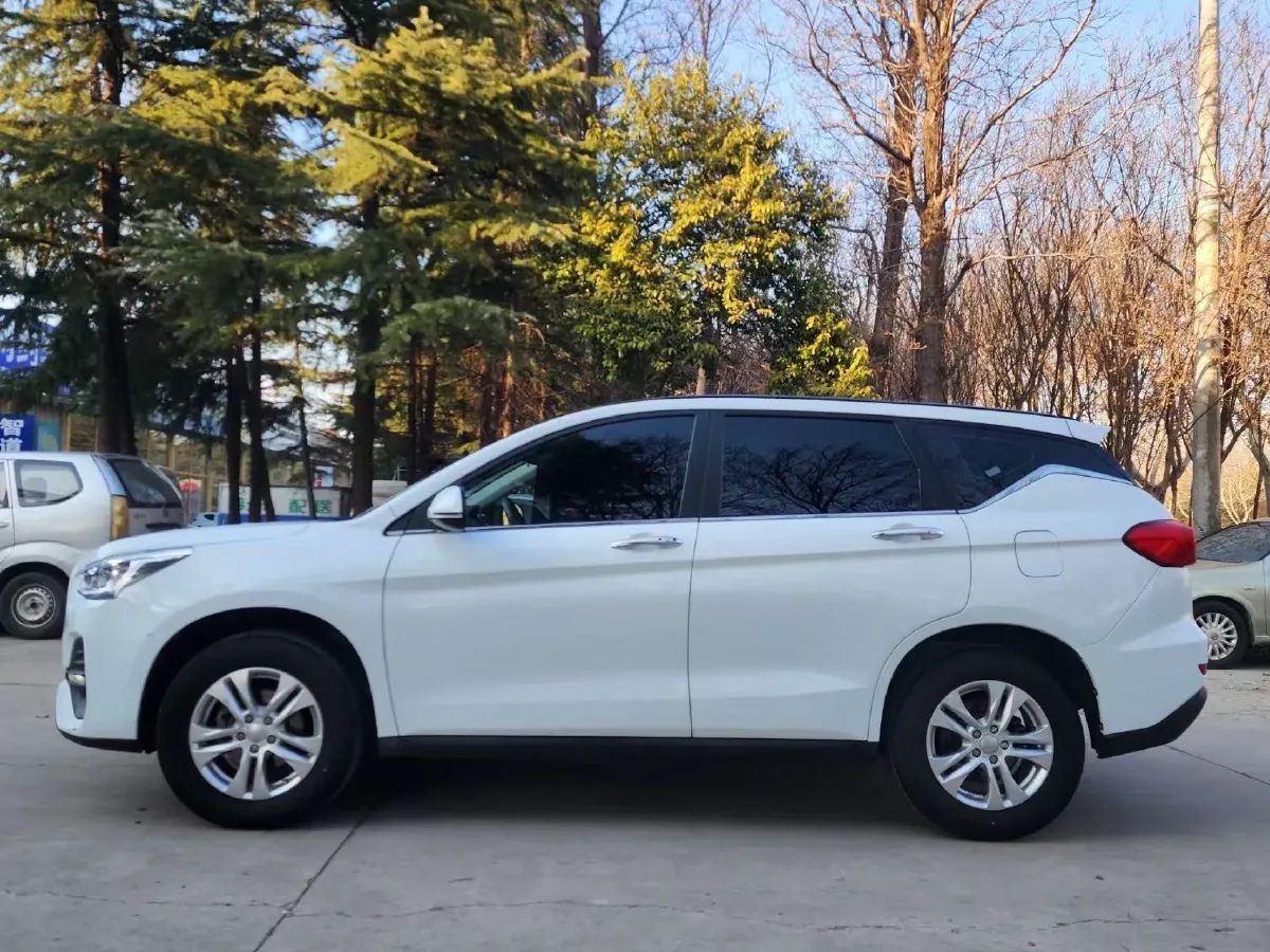 2019 Haval M6 1.5T 150HP L4 7DCT,autocango,china used car exporter,china ev exporter,chinese used car exporter,chinese used ev exporter