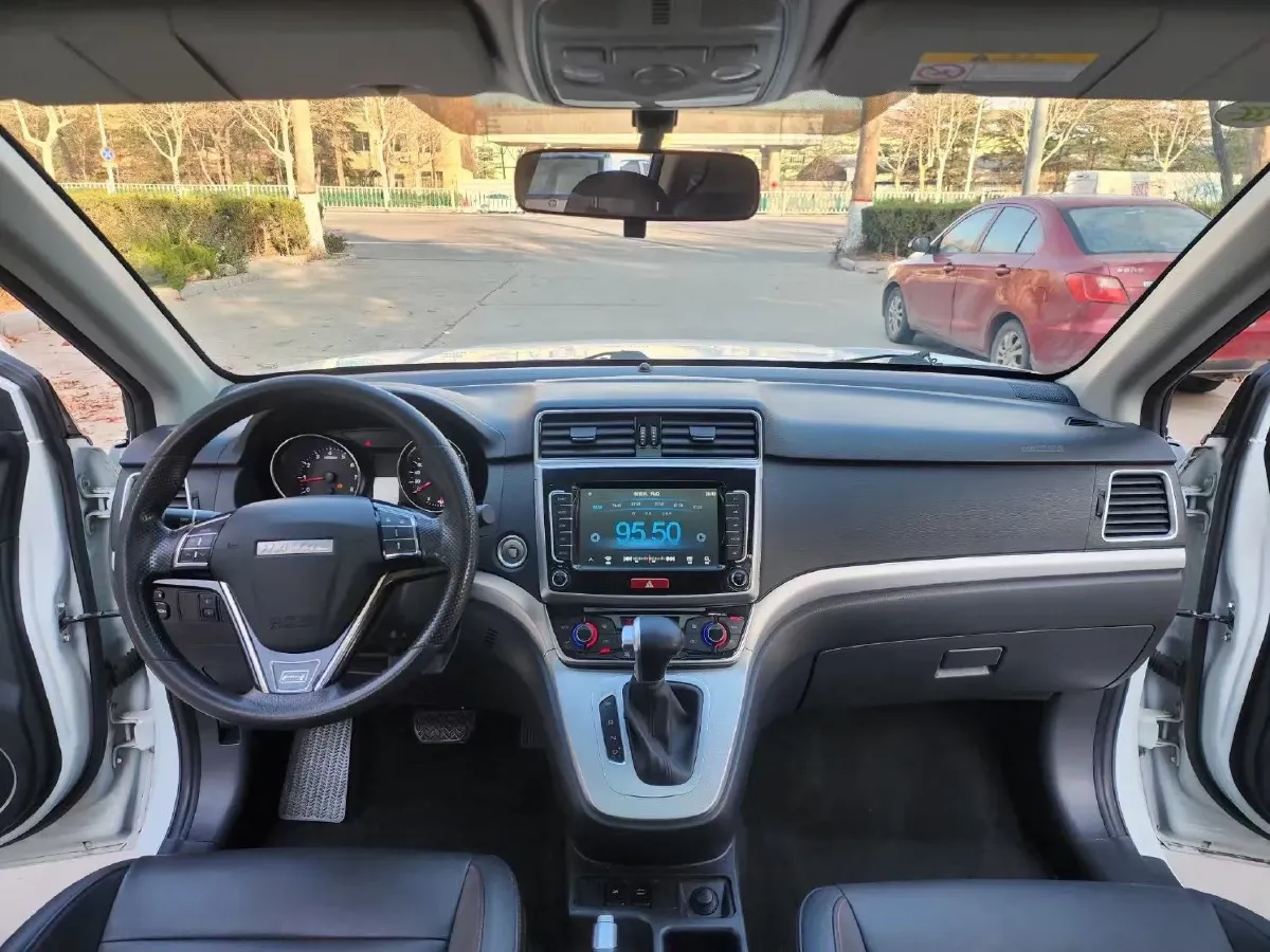 2019 Haval M6 1.5T 150HP L4 7DCT,autocango,china used car exporter,china ev exporter,chinese used car exporter,chinese used ev exporter