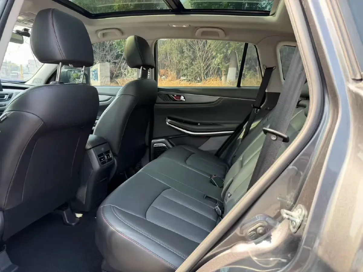 2021 ChangAn CS75 1.5T 178HP L4 7DCT,autocango,china used car exporter,china ev exporter,chinese used car exporter,chinese used ev exporter