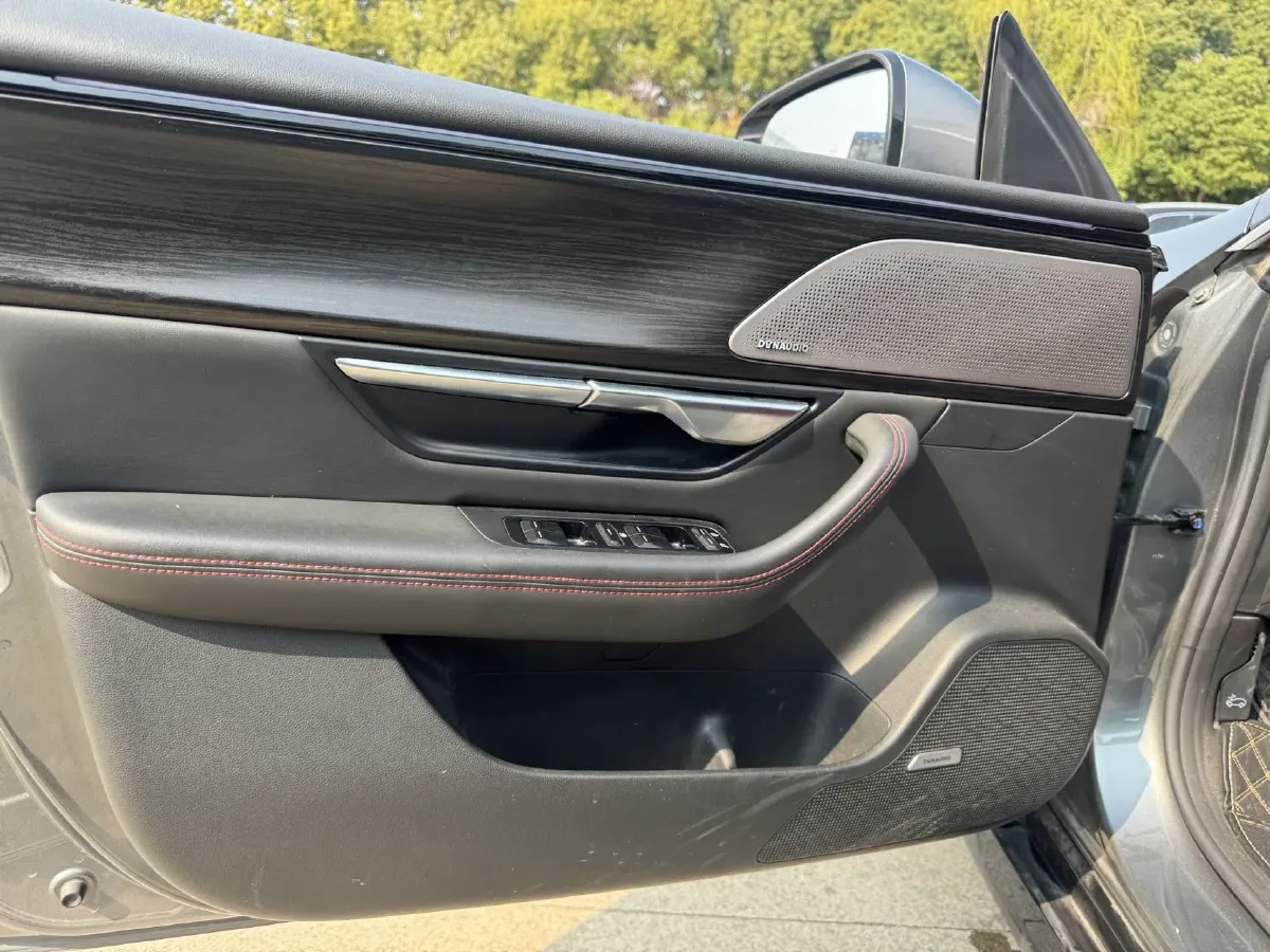 2021 Iveco OuSheng 3.0T 180HP L4 8AT,autocango,china used car exporter,china ev exporter,chinese used car exporter,chinese used ev exporter