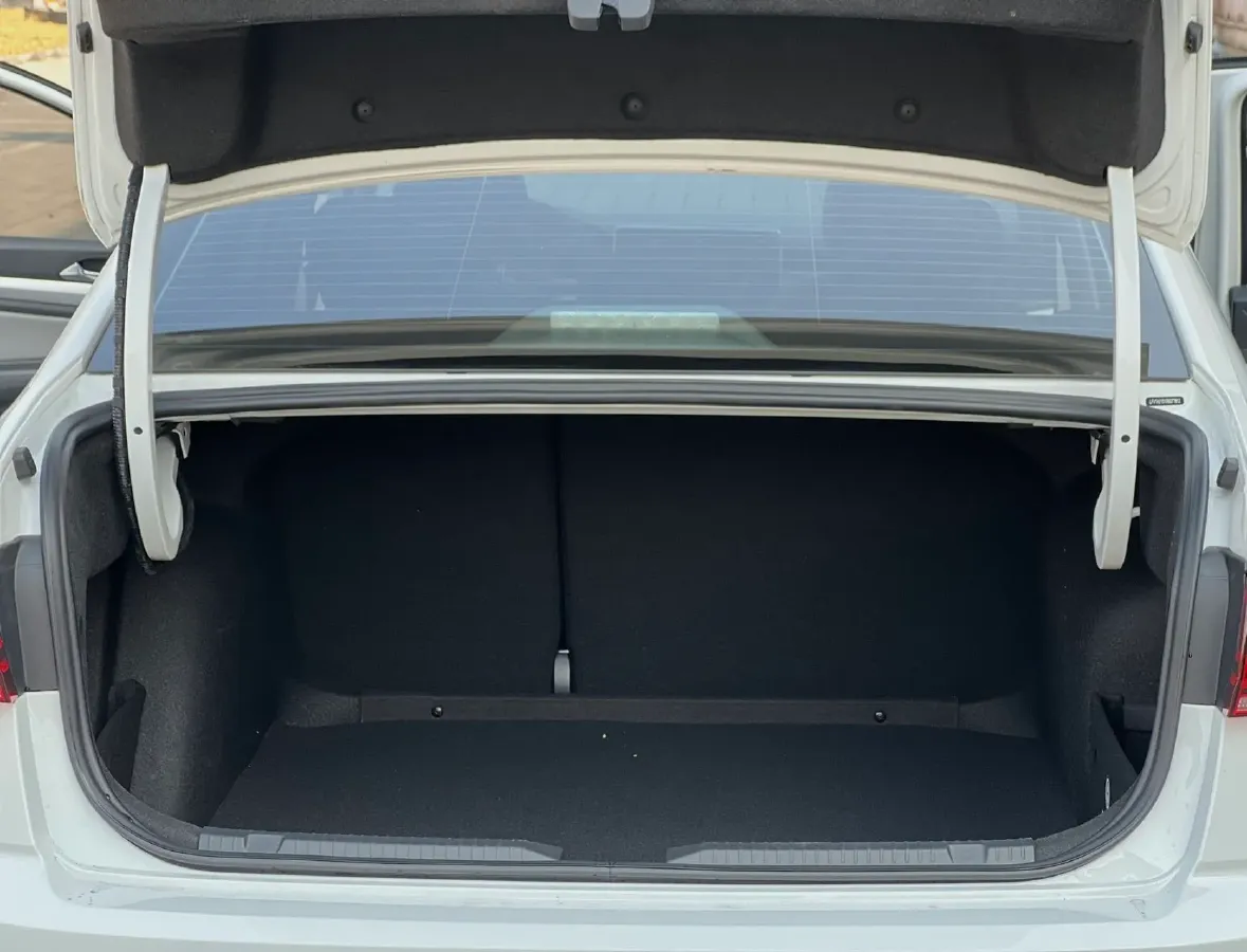 2024 Volkswagen Bora 1.2T 116HP L4 7DCT,autocango,china used car exporter,china ev exporter,chinese used car exporter,chinese used ev exporter