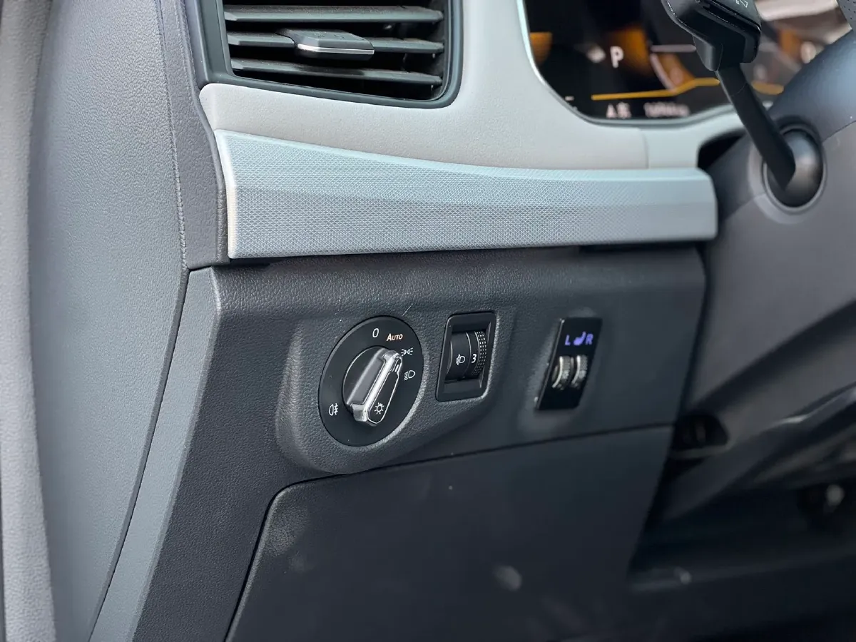 2024 Volkswagen Bora 1.2T 116HP L4 7DCT,autocango,china used car exporter,china ev exporter,chinese used car exporter,chinese used ev exporter