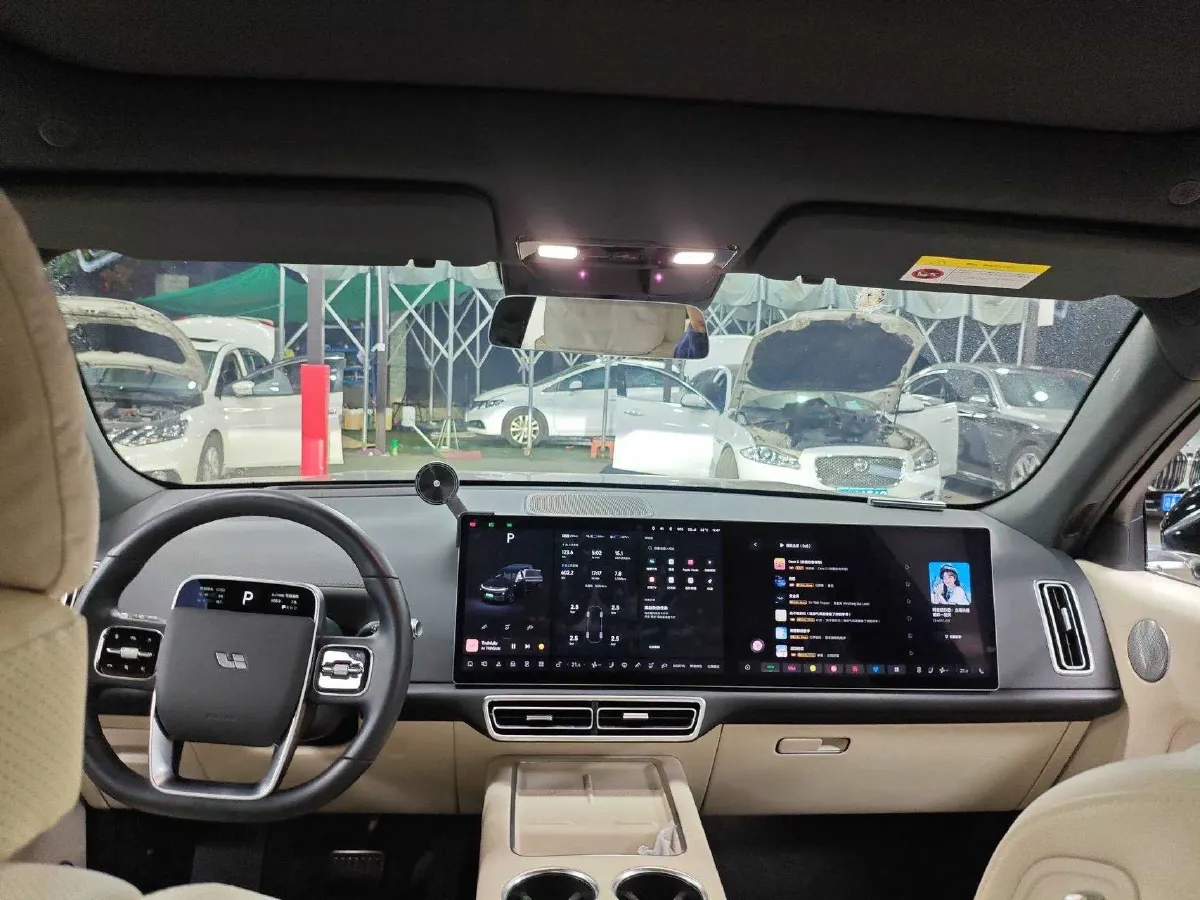 2023 Li L7 Range Extended 154HP REEV 40.9KWH,autocango,china used car exporter,china ev exporter,chinese used car exporter,chinese used ev exporter