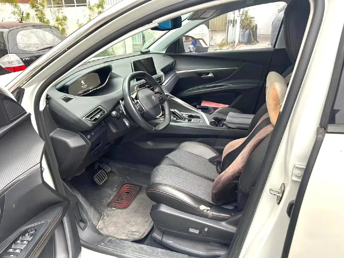 2017 Peugeot 5008 1.8T 204HP L4 6AT,autocango,china used car exporter,china ev exporter,chinese used car exporter,chinese used ev exporter