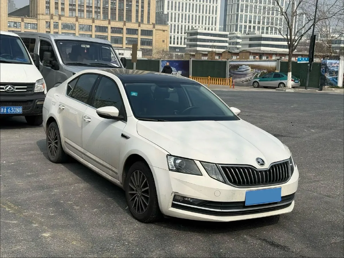 2018 Skoda Octavia 1.2T 116HP L4 7DCT,autocango,china used car exporter,china ev exporter,chinese used car exporter,chinese used ev exporter