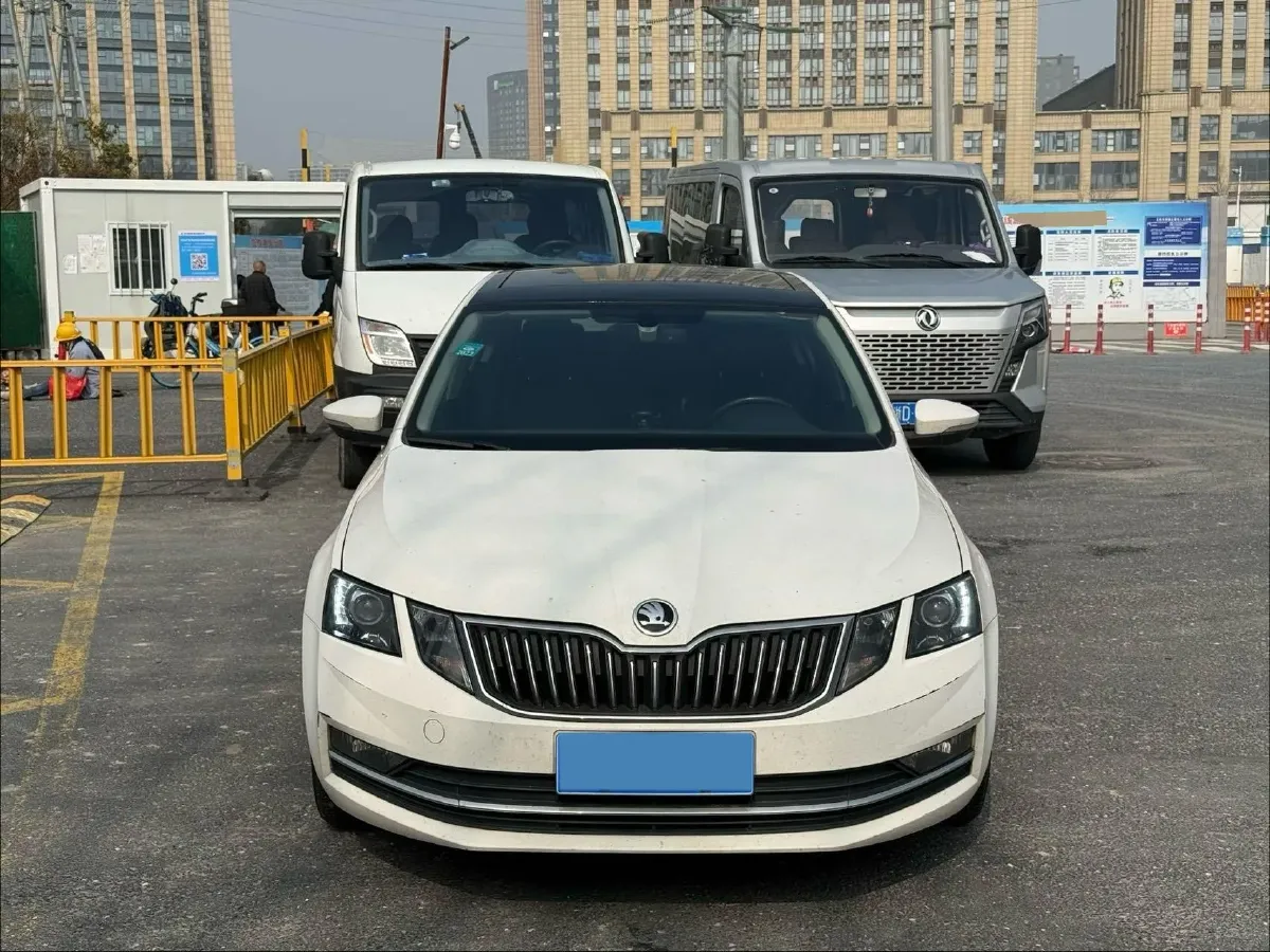 2018 Skoda Octavia 1.2T 116HP L4 7DCT,autocango,china used car exporter,china ev exporter,chinese used car exporter,chinese used ev exporter
