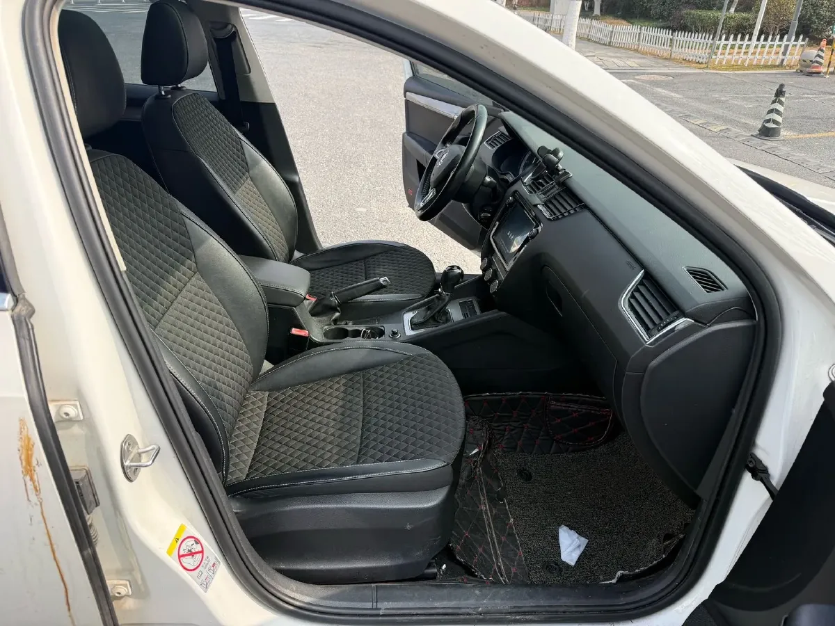 2018 Skoda Octavia 1.2T 116HP L4 7DCT,autocango,china used car exporter,china ev exporter,chinese used car exporter,chinese used ev exporter