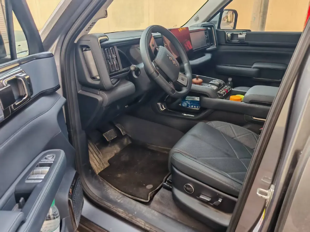 2025 FangChengBao Bao 5 1.5T 194HP L4 E-CVT PHEV 31.8KWH,autocango,china used car exporter,china ev exporter,chinese used car exporter,chinese used ev exporter