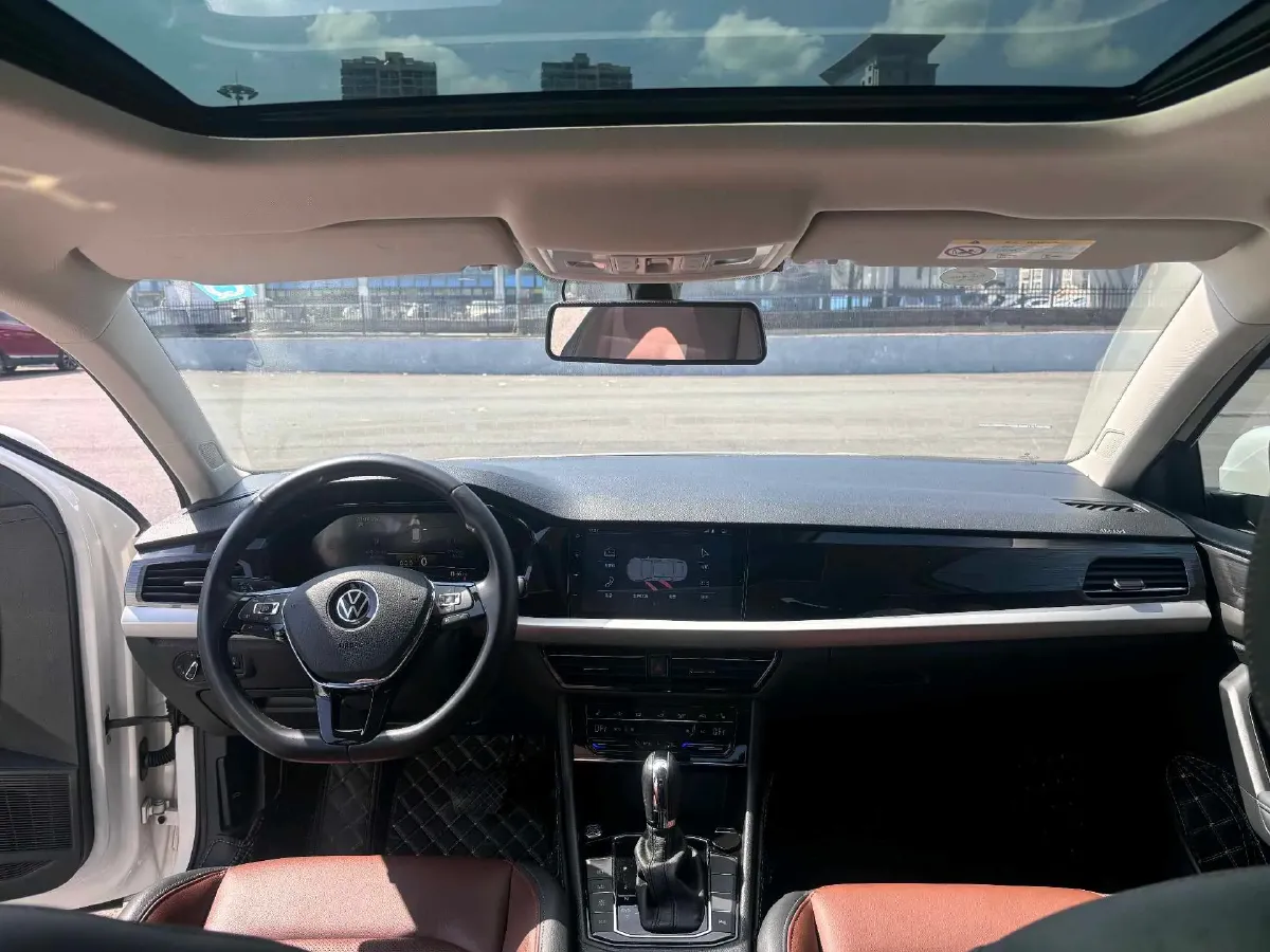 2022 Volkswagen T-Roc 1.4T 150HP L4 7DCT,autocango,china used car exporter,china ev exporter,chinese used car exporter,chinese used ev exporter