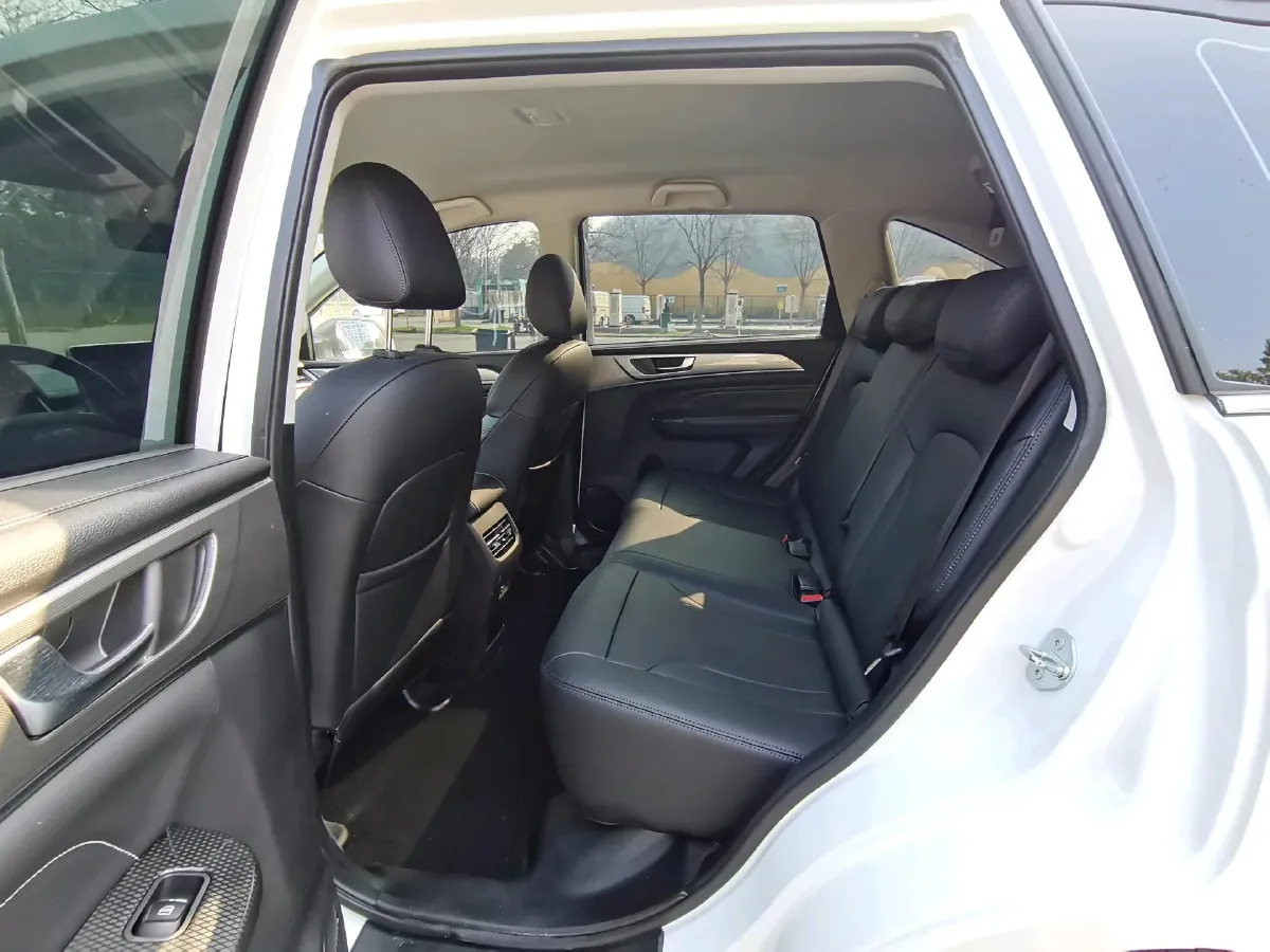 2023 Haval M6 1.5T 150HP L4 7DCT,autocango,china used car exporter,china ev exporter,chinese used car exporter,chinese used ev exporter