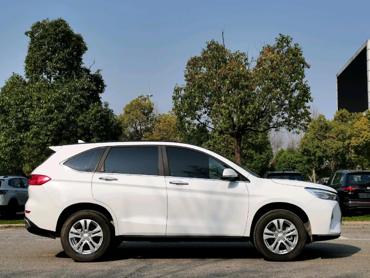 2023 Haval M6 1.5T 150HP L4 7DCT,autocango,china used car exporter,china ev exporter,chinese used car exporter,chinese used ev exporter
