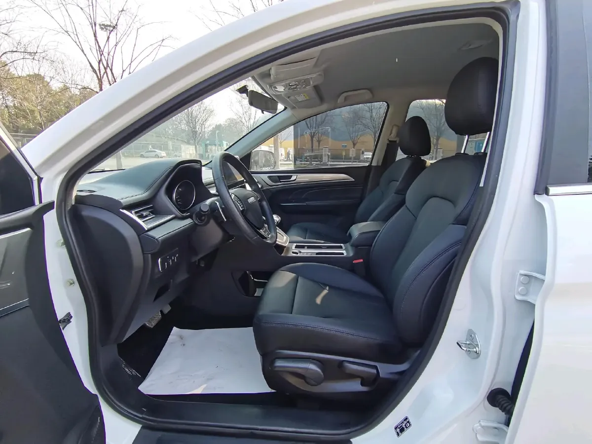 2023 Haval M6 1.5T 150HP L4 7DCT,autocango,china used car exporter,china ev exporter,chinese used car exporter,chinese used ev exporter