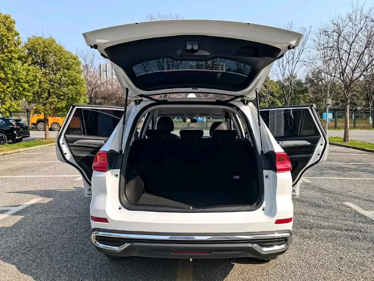 2023 Haval M6 1.5T 150HP L4 7DCT,autocango,china used car exporter,china ev exporter,chinese used car exporter,chinese used ev exporter