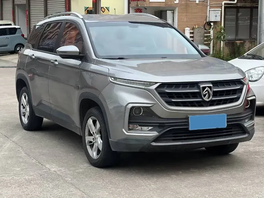 2018 BaoJun 530 1.5T 150HP L4 6MT,autocango,china used car exporter,china ev exporter,chinese used car exporter,chinese used ev exporter