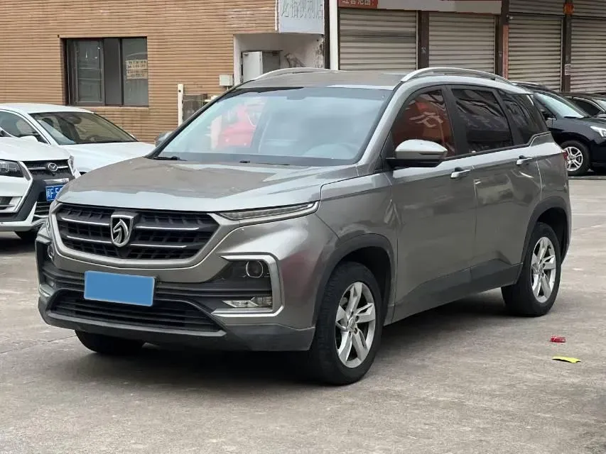 2018 BaoJun 530 1.5T 150HP L4 6MT,autocango,china used car exporter,china ev exporter,chinese used car exporter,chinese used ev exporter