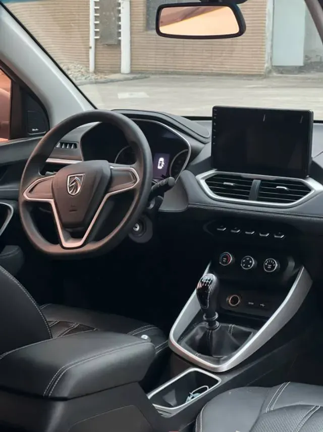 2018 BaoJun 530 1.5T 150HP L4 6MT,autocango,china used car exporter,china ev exporter,chinese used car exporter,chinese used ev exporter