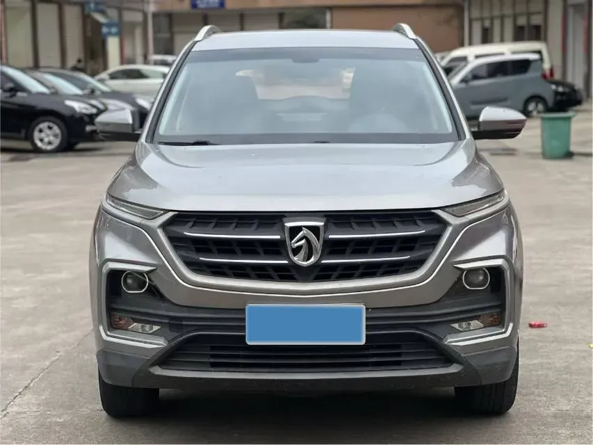 2018 BaoJun 530 1.5T 150HP L4 6MT,autocango,china used car exporter,china ev exporter,chinese used car exporter,chinese used ev exporter