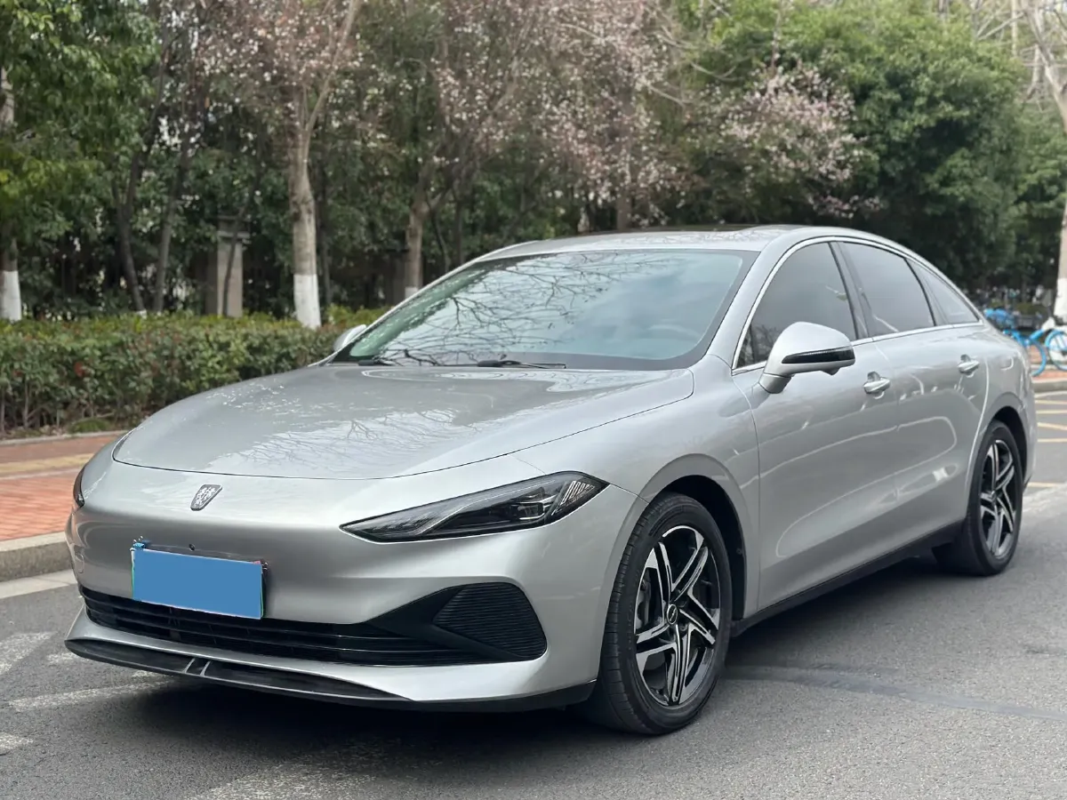 2023 Roewe D7 1.5L 112HP L4 1DHT PHEV 21.4KWH,autocango,china used car exporter,china ev exporter,chinese used car exporter,chinese used ev exporter