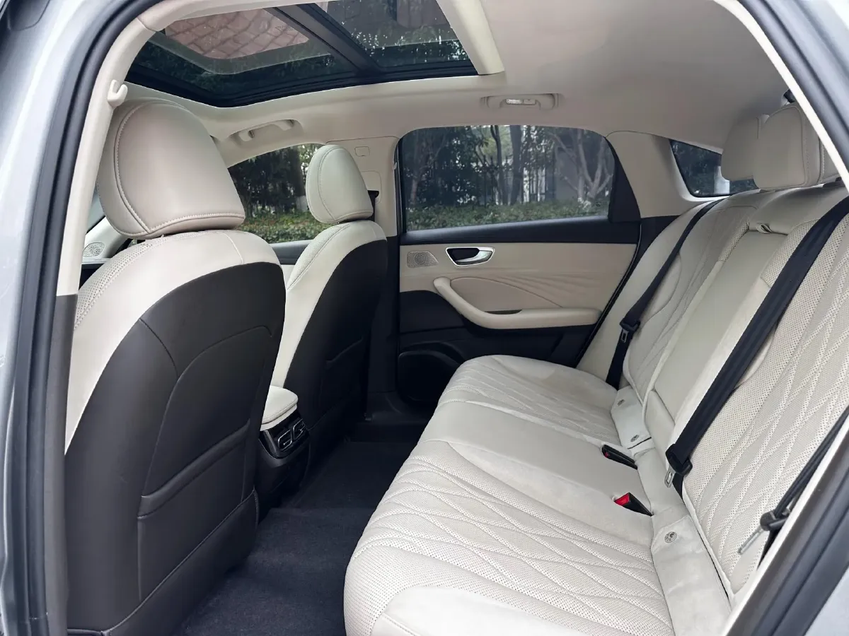 2023 Roewe D7 1.5L 112HP L4 1DHT PHEV 21.4KWH,autocango,china used car exporter,china ev exporter,chinese used car exporter,chinese used ev exporter