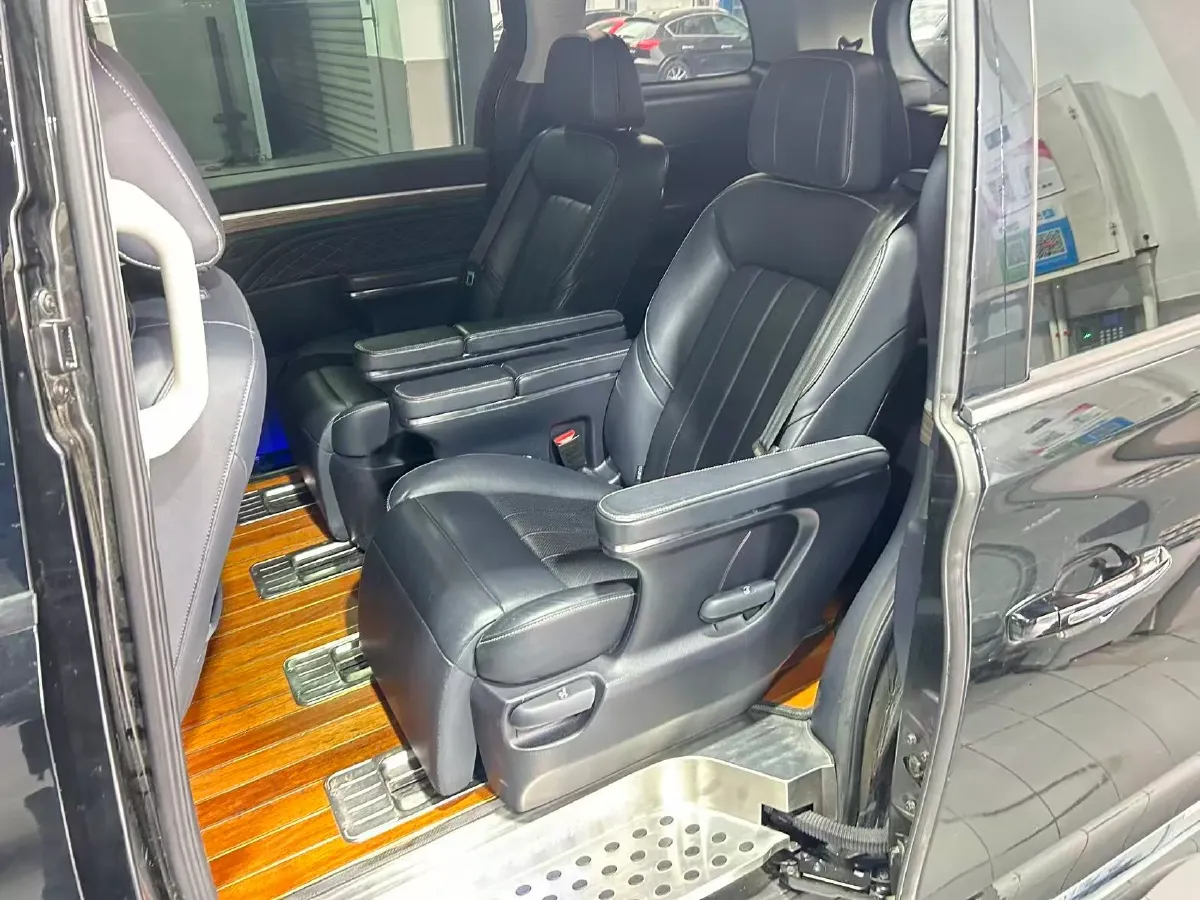 2021 GAC Trumpchi M8 2.0T 252HP L4 8AT,autocango,china used car exporter,china ev exporter,chinese used car exporter,chinese used ev exporter