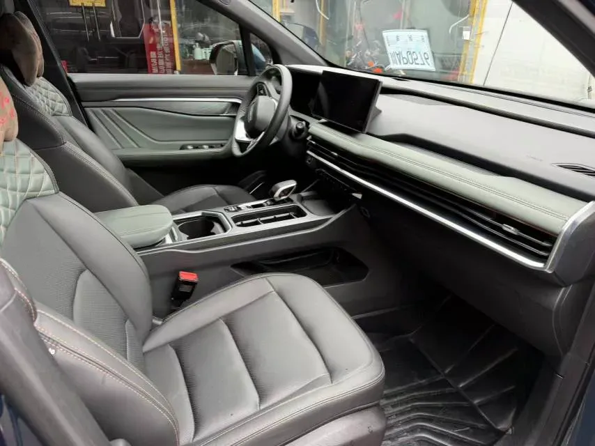 2023 Geely Okavango L 2.0T 218HP L4 7DCT,autocango,china used car exporter,china ev exporter,chinese used car exporter,chinese used ev exporter