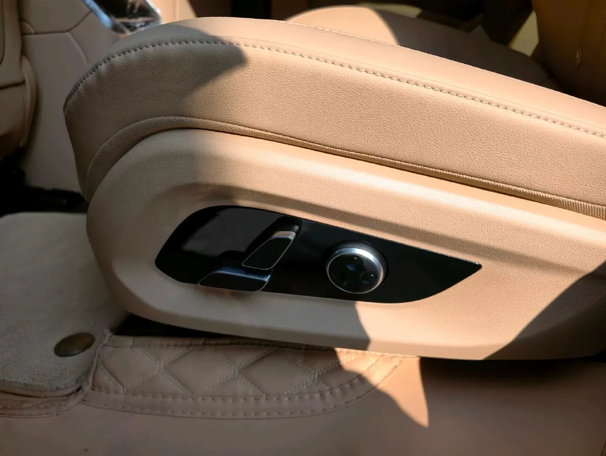 2022 Infiniti Q50L 2.0T 211HP L4 7AT,autocango,china used car exporter,china ev exporter,chinese used car exporter,chinese used ev exporter