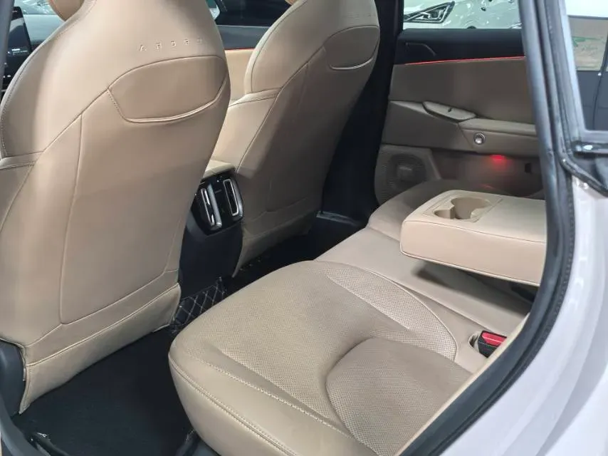 2024 ARCFOX αT5 BEV 79.2KWH,autocango,china used car exporter,china ev exporter,chinese used car exporter,chinese used ev exporter