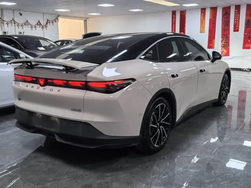 2024 ARCFOX αT5 BEV 79.2KWH,autocango,china used car exporter,china ev exporter,chinese used car exporter,chinese used ev exporter
