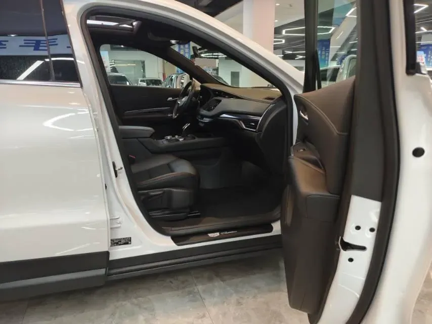 2021 Cadillac XT4 2.0T 237HP L4 9AT,autocango,china used car exporter,china ev exporter,chinese used car exporter,chinese used ev exporter