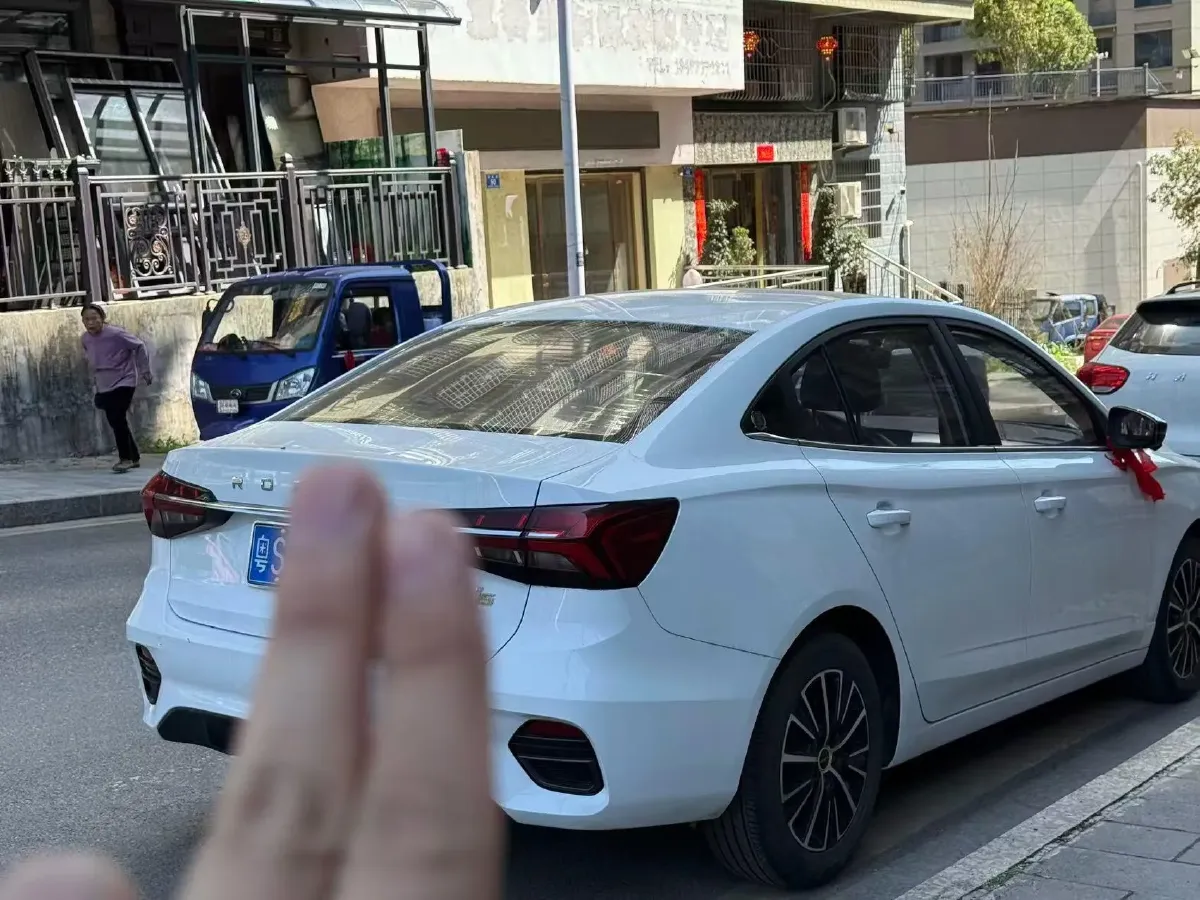 2021 Roewe i5 1.5L 120HP L4 CVT,autocango,china used car exporter,china ev exporter,chinese used car exporter,chinese used ev exporter