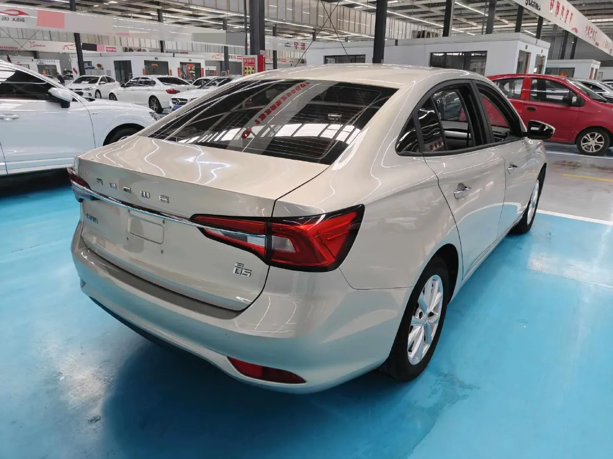2019 Roewe i5 1.5L 120HP L4 5MT,autocango,china used car exporter,china ev exporter,chinese used car exporter,chinese used ev exporter