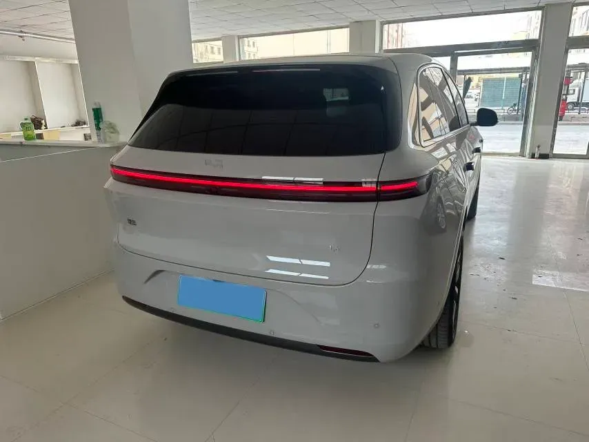 2025 Li L6 Range Extended 154HP L4 REEV,autocango,china used car exporter,china ev exporter,chinese used car exporter,chinese used ev exporter