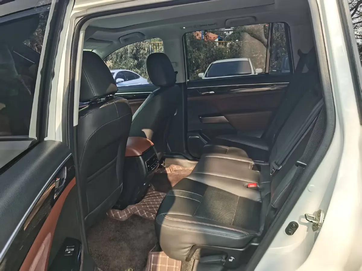 2017 GAC Trumpchi GS8 2.0T 201HP L4 6AT,autocango,china used car exporter,china ev exporter,chinese used car exporter,chinese used ev exporter