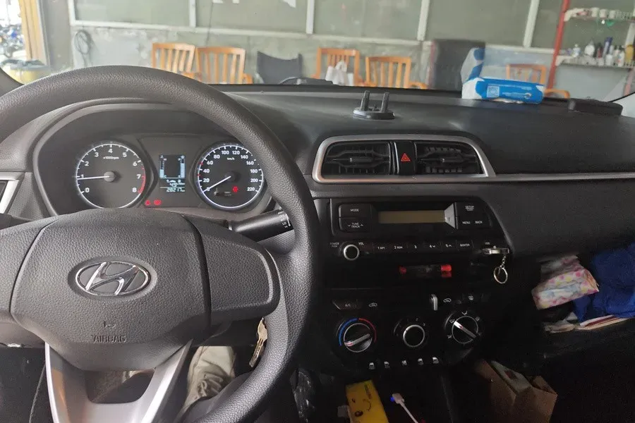 2020 Hyundai Reina 1.4L 95HP L4 5MT,autocango,china used car exporter,china ev exporter,chinese used car exporter,chinese used ev exporter