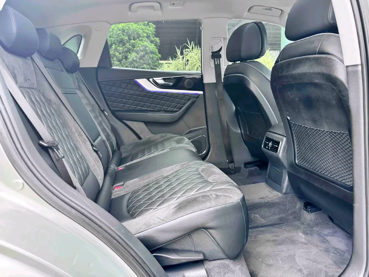 2019 HongQi HS5 2.0T 224HP L4 6AT,autocango,china used car exporter,china ev exporter,chinese used car exporter,chinese used ev exporter