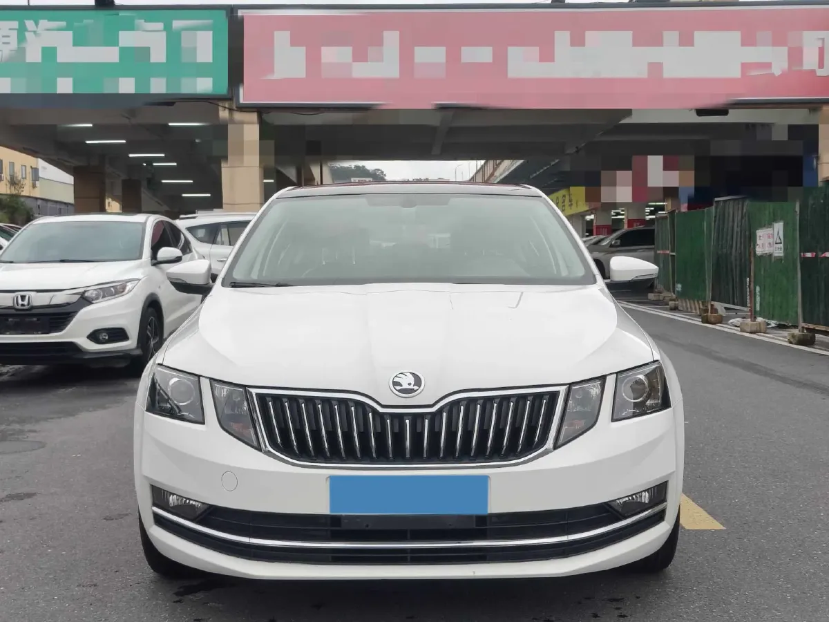 2019 Skoda Octavia 1.5L 116HP L4 6AT,autocango,china used car exporter,china ev exporter,chinese used car exporter,chinese used ev exporter