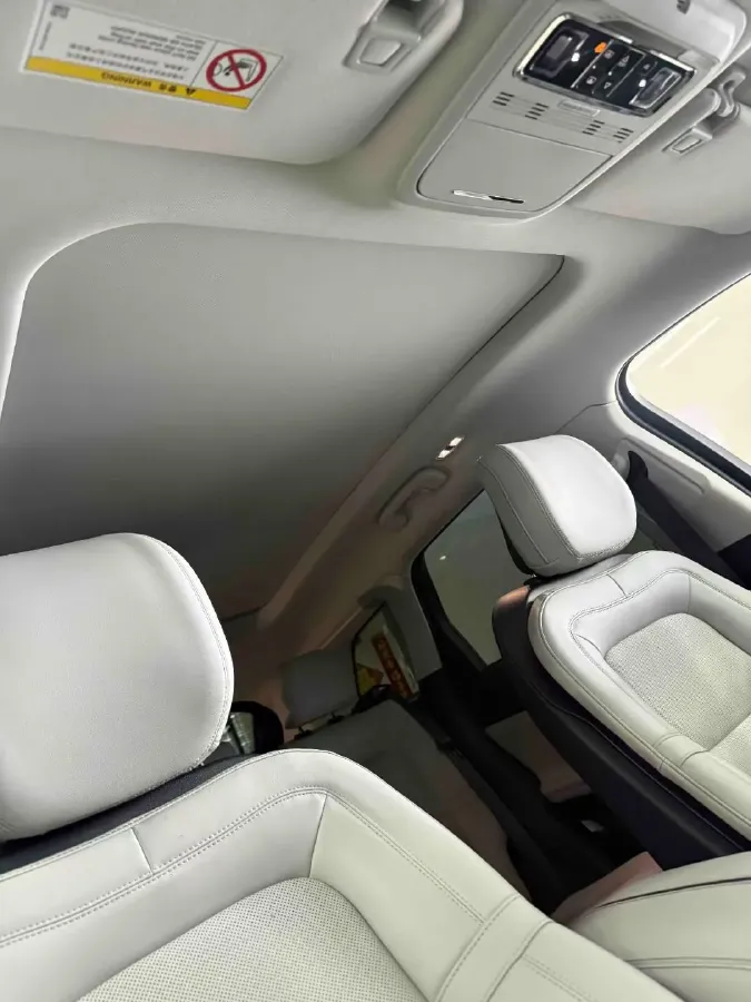 2023 Lincoln Corsair 2.0T 261HP L4 8AT,autocango,china used car exporter,china ev exporter,chinese used car exporter,chinese used ev exporter