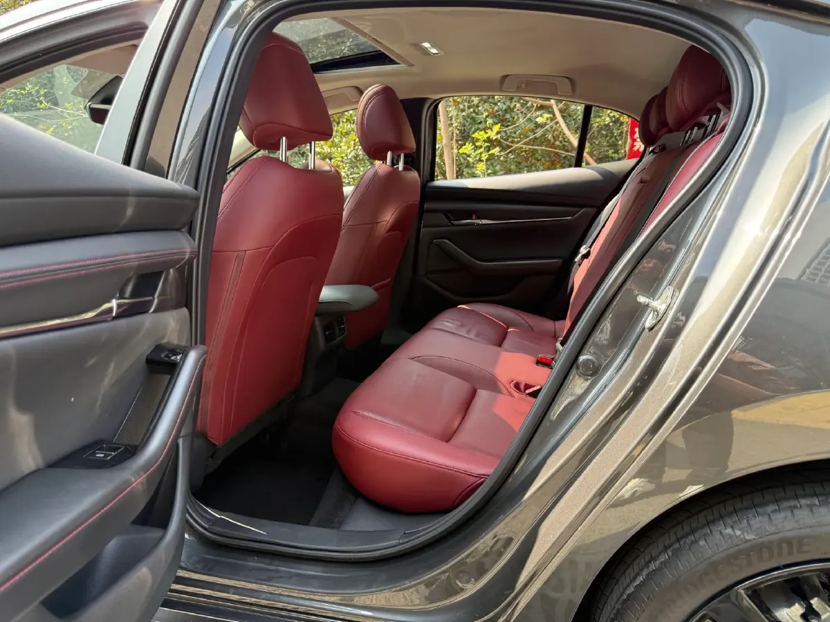 2022 Mazda 3 Axela 2.0L 158HP L4 6AT,autocango,china used car exporter,china ev exporter,chinese used car exporter,chinese used ev exporter