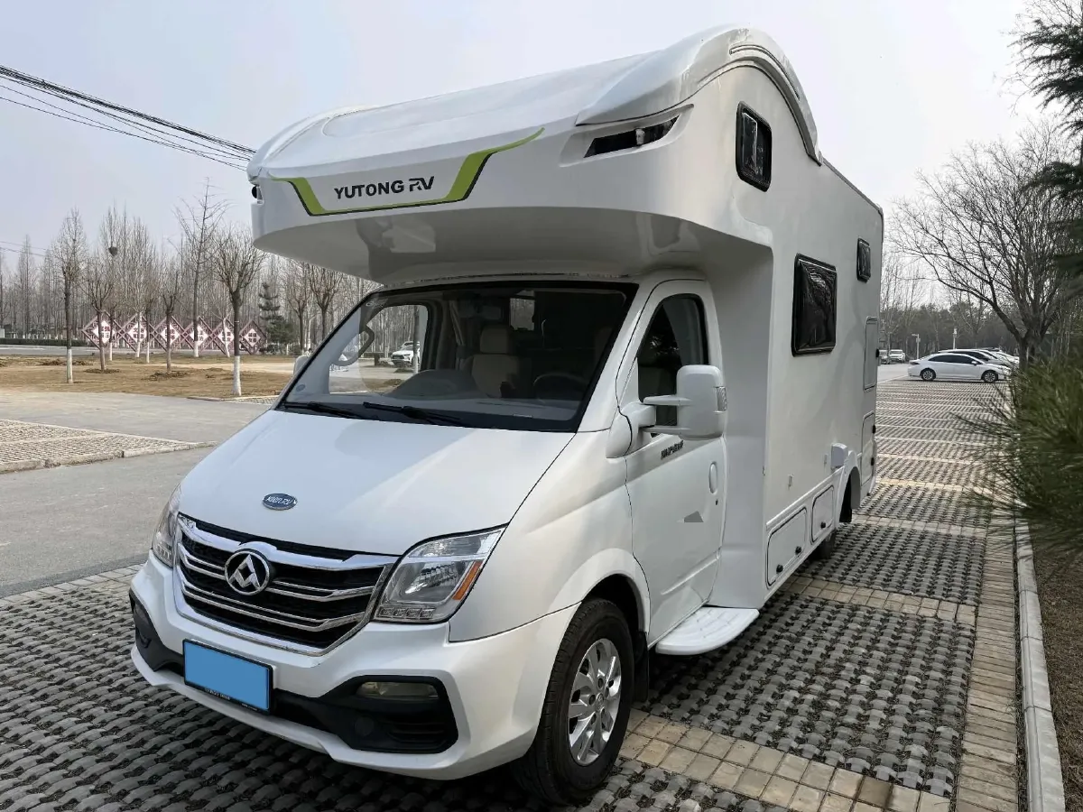 2018 MAXUS XinTu V80 2.5T 136HP L4 6MT,autocango,china used car exporter,china ev exporter,chinese used car exporter,chinese used ev exporter